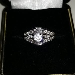100% solid 14k White Gold Ring w/ CZ size 8
